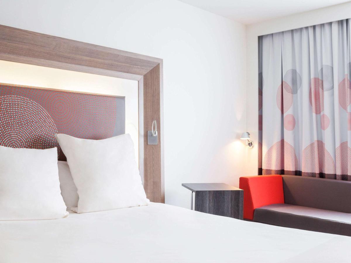 Novotel London Brentford Bagian luar foto