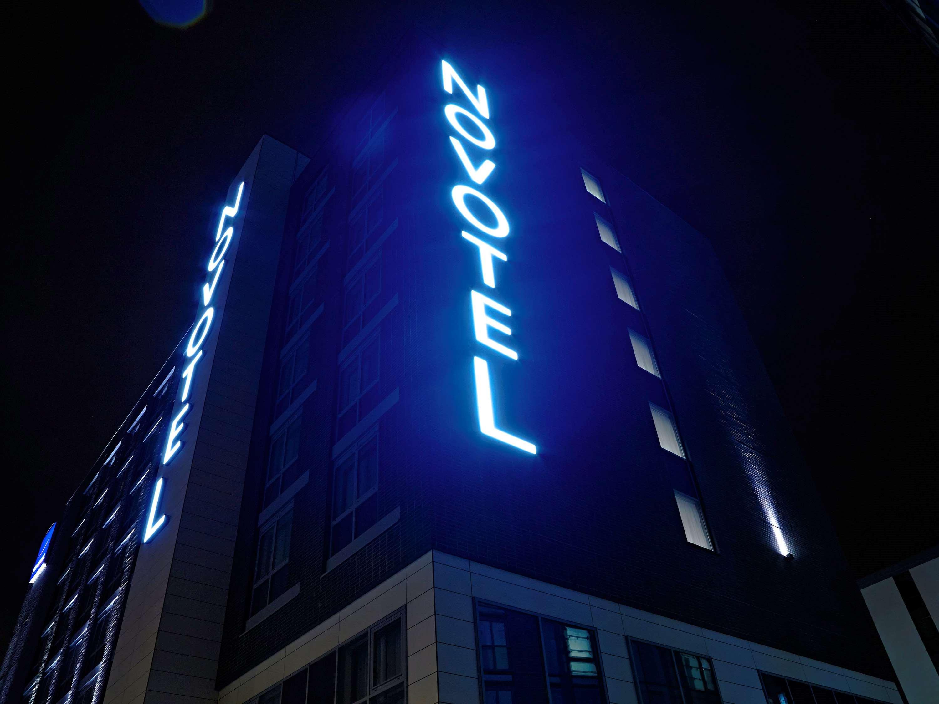 Novotel London Brentford Bagian luar foto